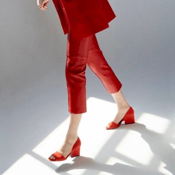 Uterqüe suede open toe block heels with leather lining and soles. Women's size 8 - Picture 9 of 13